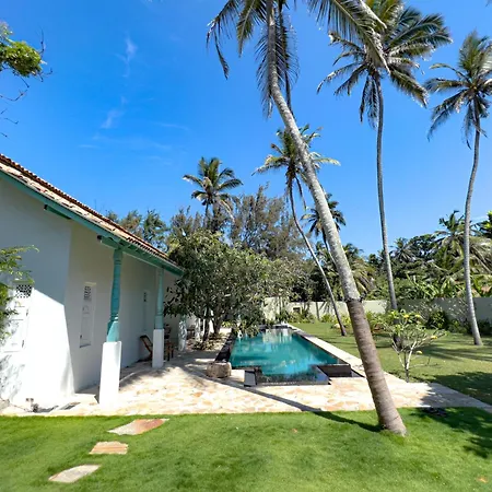 Singhagra Tropical Villa Negombo-3